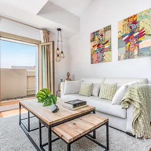 https://iloftmalaga-atico-felix-saenz.hotelsinnerja.org